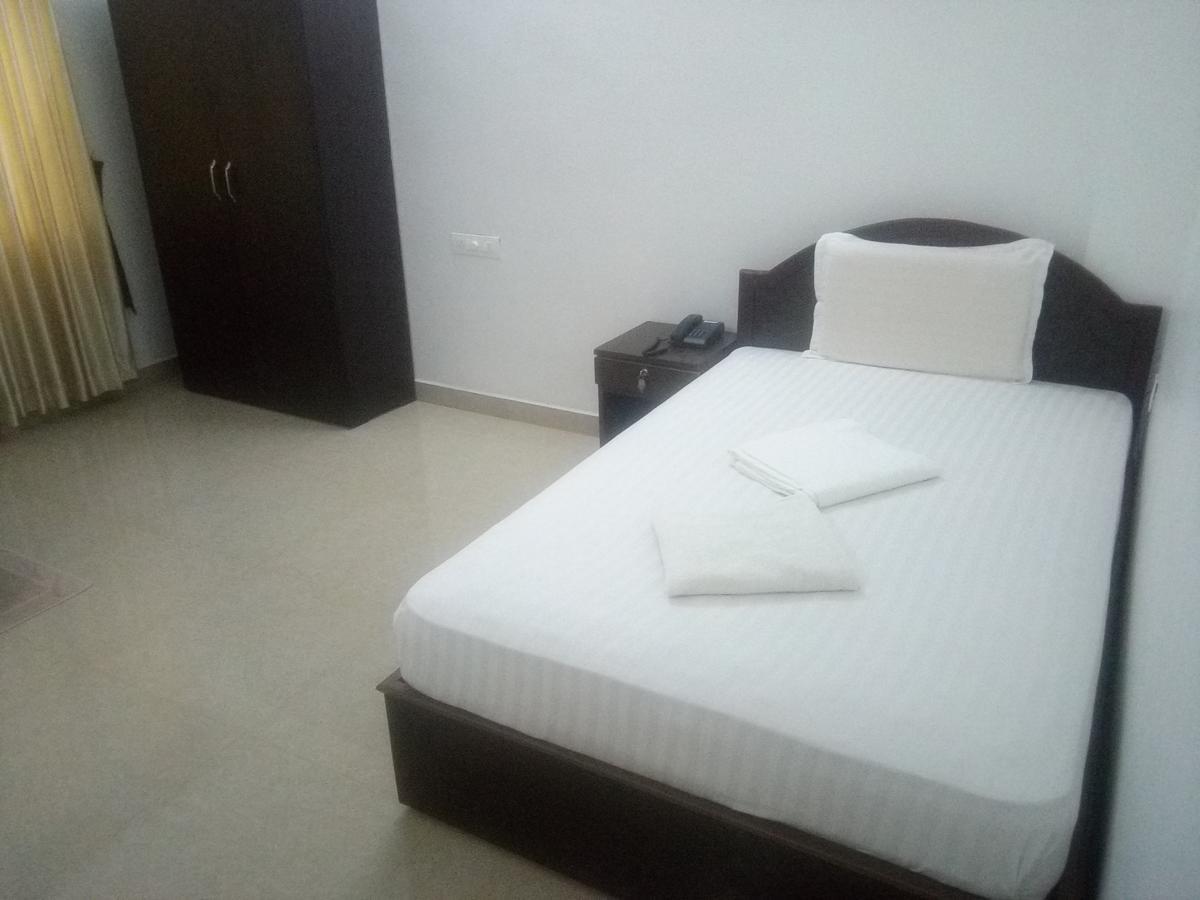 Ebenezer Plaza Ξενοδοχείο Nedumbassery Εξωτερικό φωτογραφία